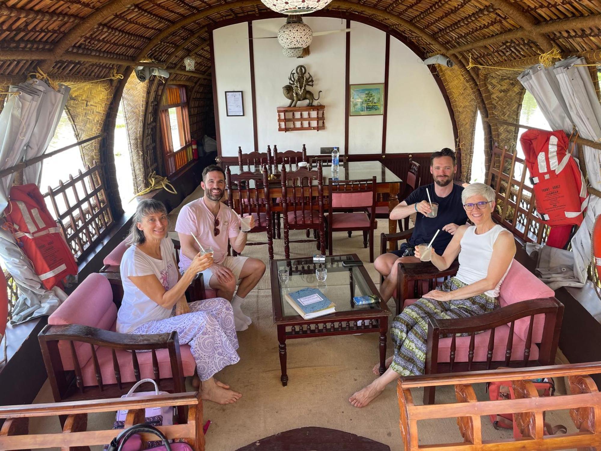 Thara'S Houseboat 호텔 Alappuzha 외부 사진